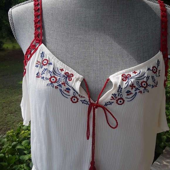 Love Fire off shoulder embroidered Dress - Picture 3 of 10